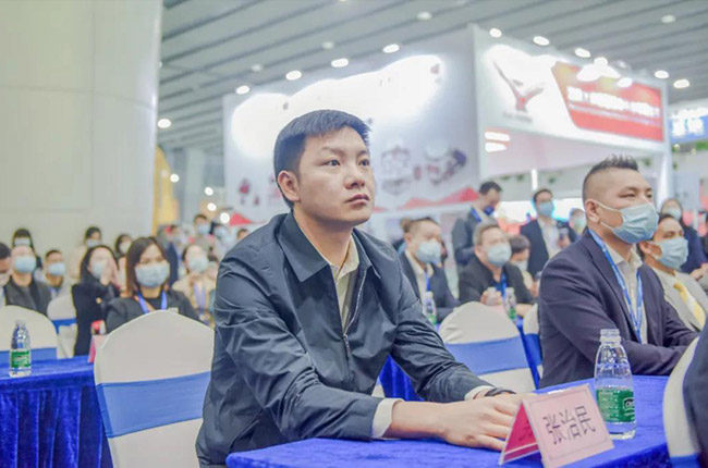 ���u���������L������(y��ng)����ϯ�F(xi��n)��