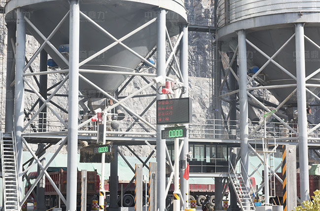 筒倉無人自動(dòng)裝車系統(tǒng) 筒倉無人自動(dòng)裝車系統(tǒng)