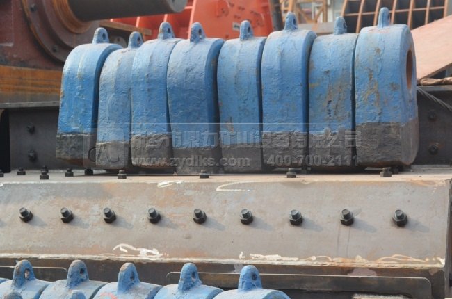 新鄉(xiāng)鼎力錘式打砂機之關鍵部件轉子