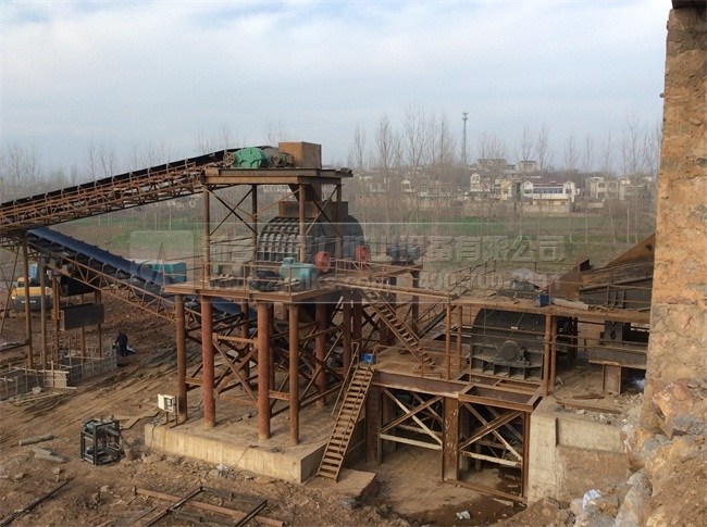 安徽池州青陽(yáng)縣砂石生產(chǎn)線現(xiàn)場(chǎng)一隅