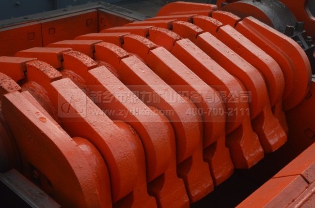 板錘式整形機轉子內(nèi)部