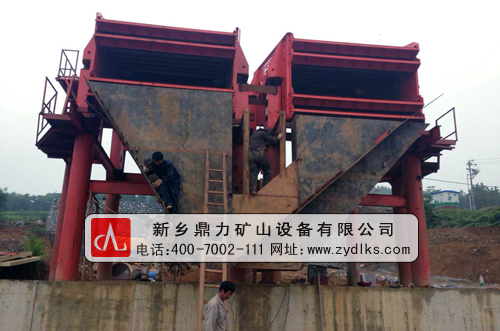 生產(chǎn)線中的大型振動(dòng)篩