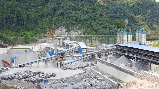 某水泥廠石灰石破碎現(xiàn)場