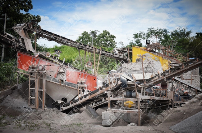 機(jī)制砂生產(chǎn)現(xiàn)場