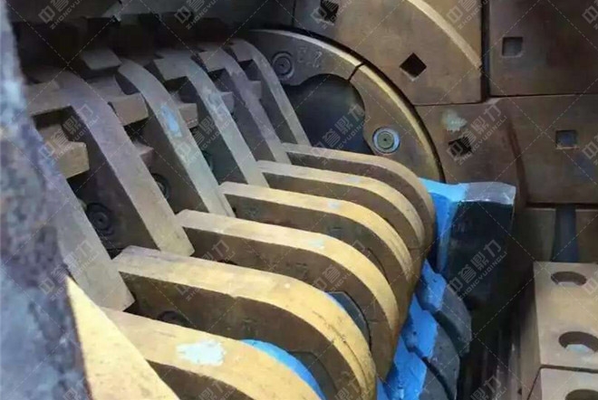 錘式破碎機(jī)排料口