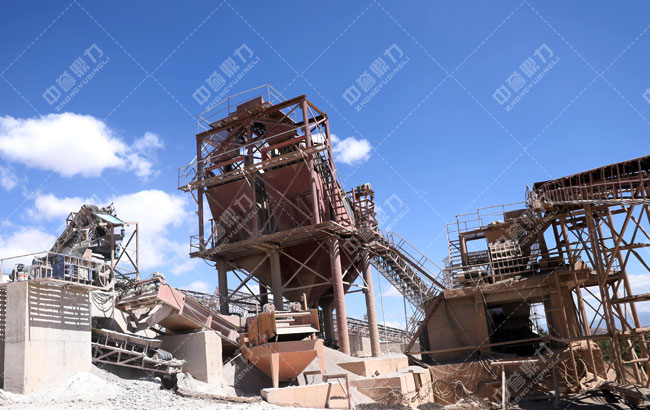 生產(chǎn)線上的篩分設(shè)備