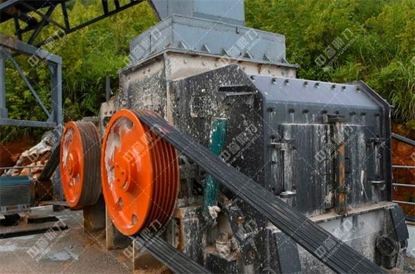 碎砂機(jī)使用現(xiàn)場(chǎng)