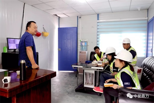 客戶溝通交流現(xiàn)場