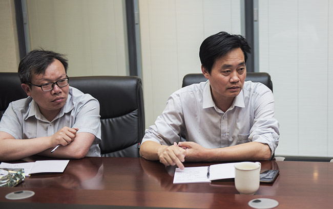 新鄉(xiāng)市工信局及新鄉(xiāng)職業(yè)技術學院導蒞臨中譽鼎力交流校企合作