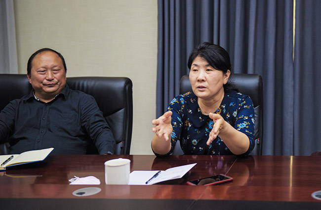 新鄉(xiāng)市工信局及新鄉(xiāng)職業(yè)技術學院導蒞臨中譽鼎力交流校企合作